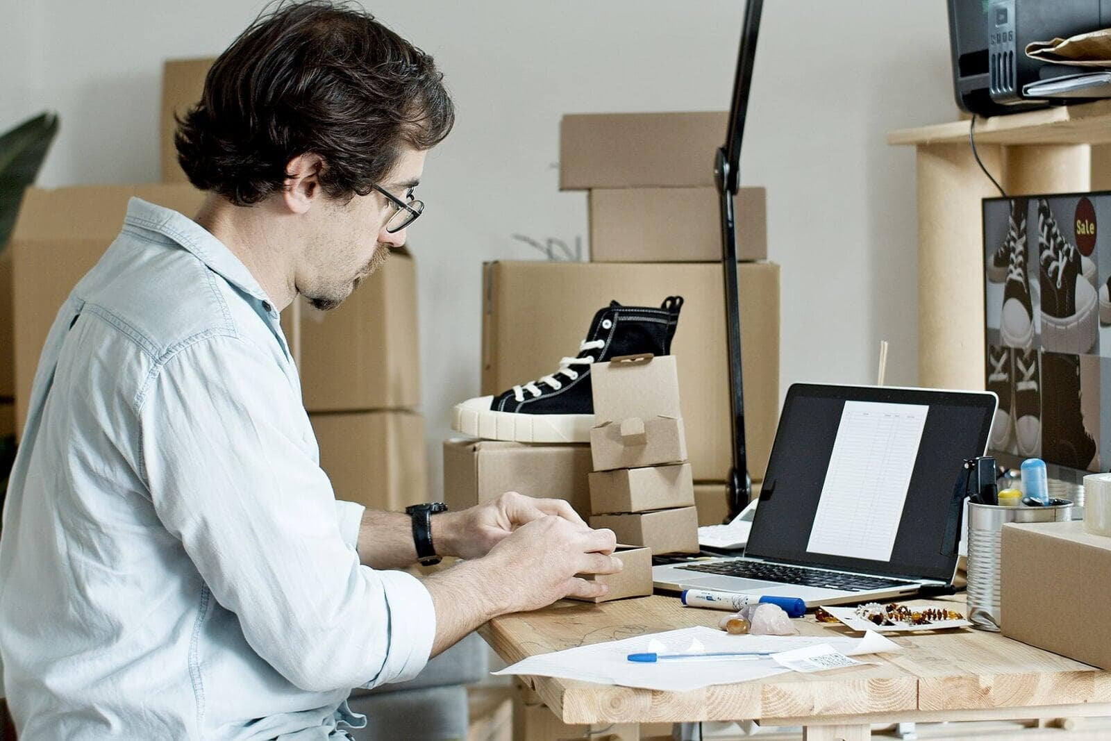 Choosing a UK Fulfilment Centre That Protects Luxury Branding