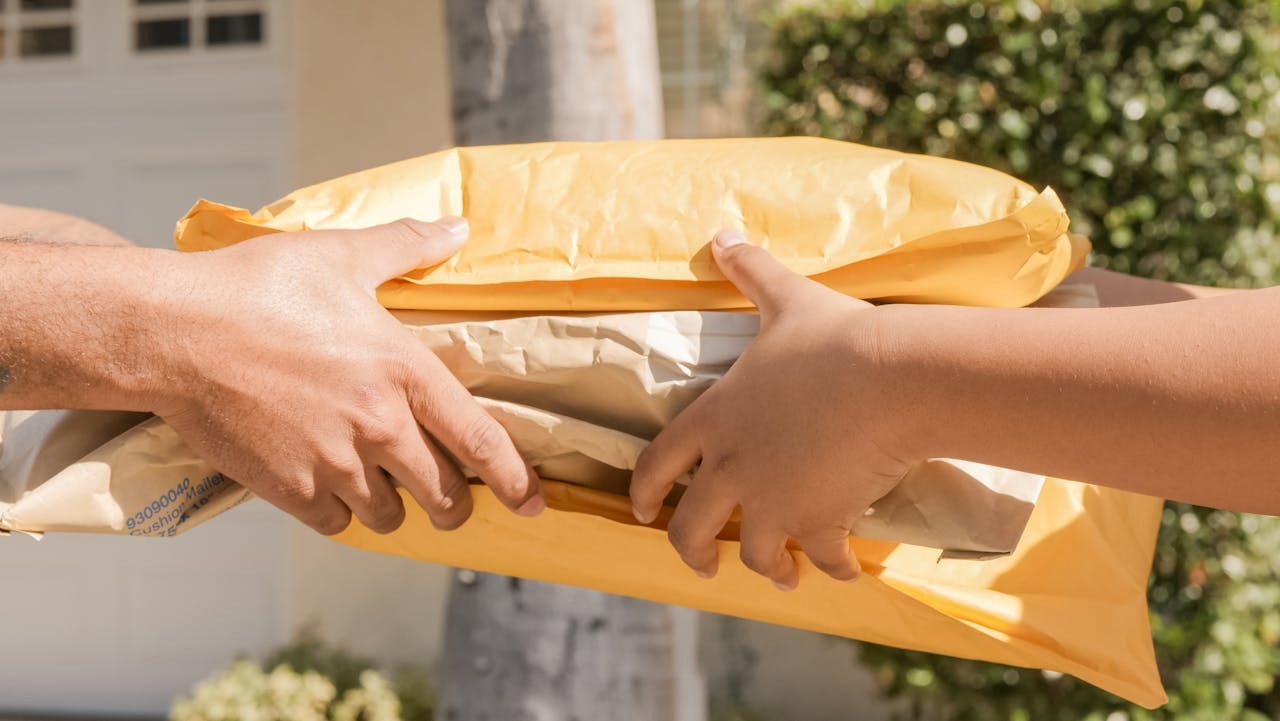 The Difference Between Regular and Luxury Fulfillment Services